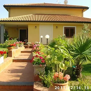 Antonietta Alloggio in famiglia